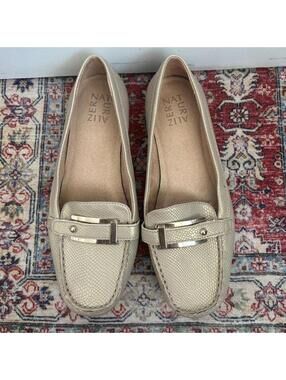 PREPPY NATURALIZER TAN LEATHER LOAFERS